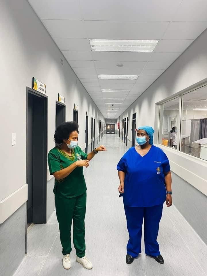 PhophiRamathuba's tweet image. We have to normalize this;how our workplace must look like. Our workplace remains a place of healing.We made a commitment last year and we delivered Its possible &amp;amp;the right thing to do Our biggest ICU in the province Pietersburg Hospital Thank you team ⁦@HealthLimpopo⁩