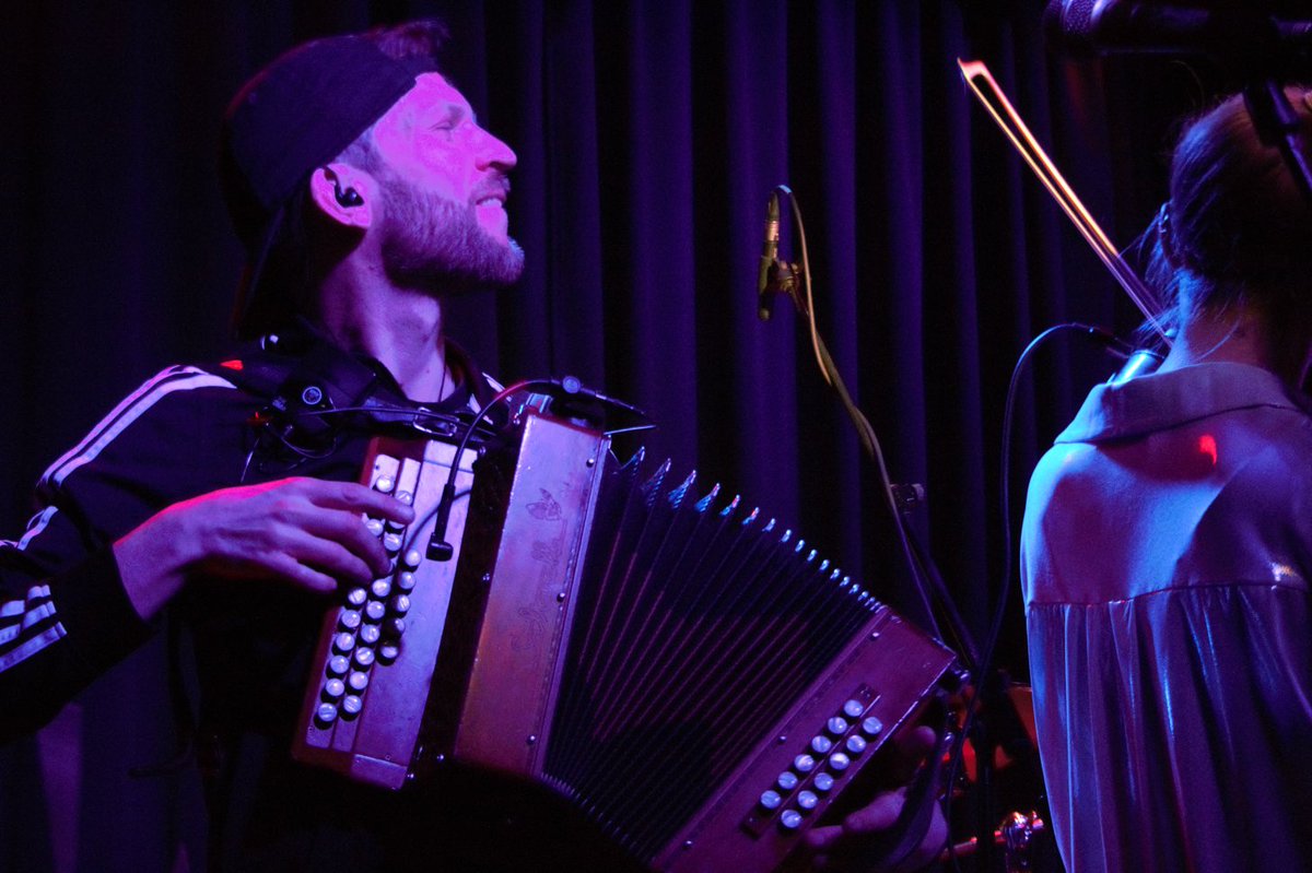brumshots's tweet photo. Had a great time watching Blackbeard's Tea Party in King's Heath.

Brilliant, energetic performers!

11.12.2022

@blackbeards_tp 

@hareandhounds

#blackbeardsteaparty #hareandhounds #independentvenues #birmingham #birminghammusic #livemusic #musicphotography #canonphotography https://t.co/VDSTGX76w7