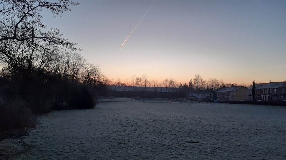RayanneMorgan1's tweet photo. Lovely frosty morning in Cwmbran today 💖 @Ruth_ITV @itvweather https://t.co/ICyC8VLM9x