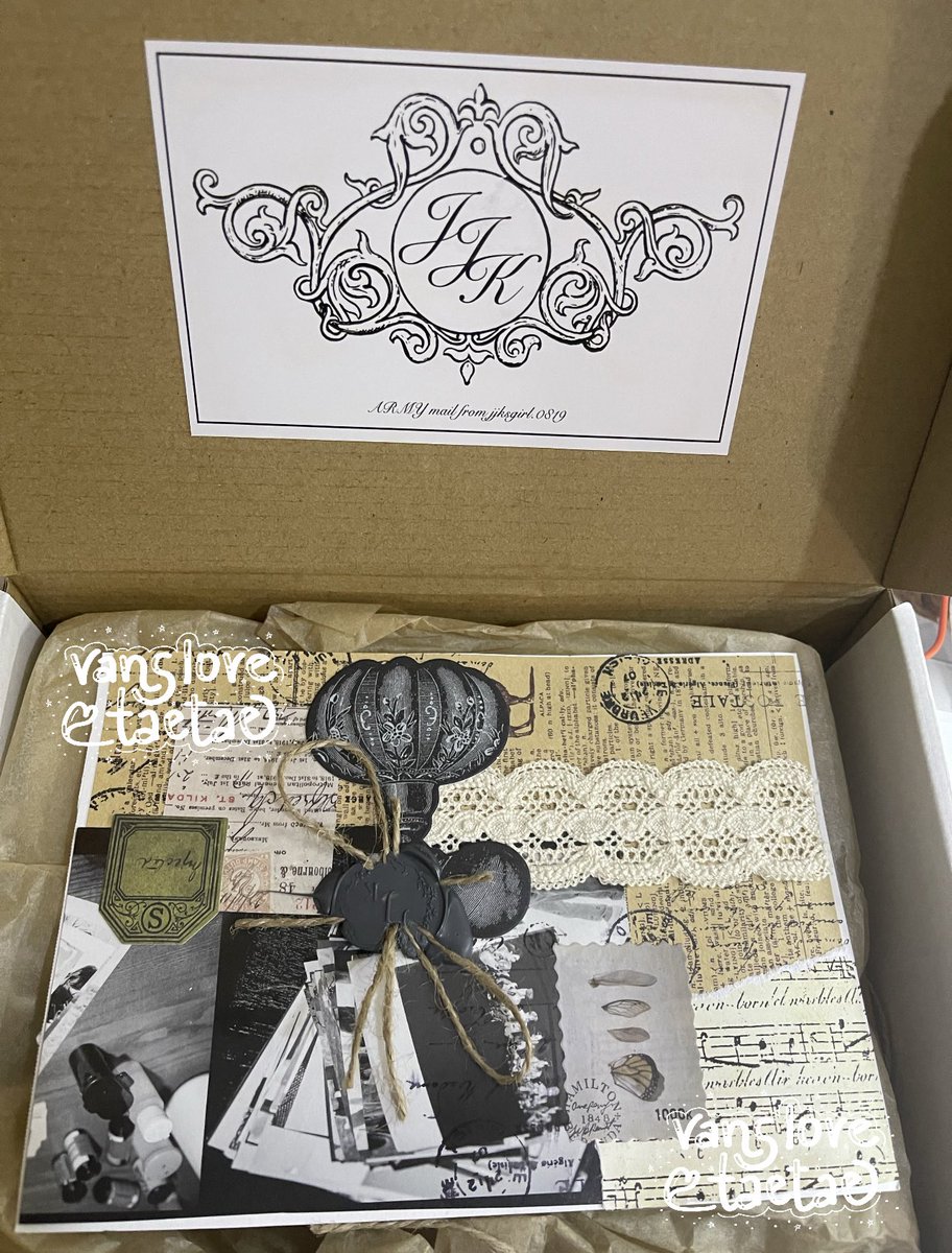 vanslove_taetae's tweet photo. -ˏˋ #vanessamails ´ˎ-
— mail from @jjksgirl0819 💗 the ga arrived today 🫶🏻 i really appreciate the VV NICE PACKAGING 🥹 parang ayaw ko na syang buksan tbh 😭 the designed toploaders were also well thought of 🤍 ill take care of these babies and i really feel the genuineness of https://t.co/BTz61cIYGD
