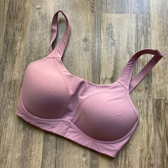 KjPosh's tweet photo. So good I had to share! Check out all the items I'm loving on @Poshmarkapp #poshmark #fashion #style #shopmycloset #lululemonathletica #toms: https://t.co/HIp6tNHM74 https://t.co/huwRmFp6WS
