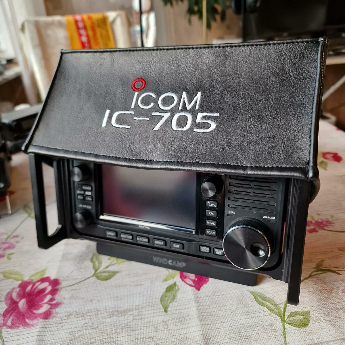 Bonito_RadioCom's tweet photo. We brought the customer the DX cover for the Icom ic-705 with Windcamp ARK-705 frame. We only had the measurements and were very excited. The cover fits great and the customer is happy.
https://t.co/wriqi7cpfB
#dxcovers #ic705 #windcamp #hamradio #amateurfunk #bonito https://t.co/U9x0x0BSSt