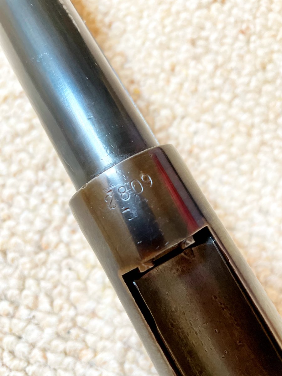 Zitten er nog verzamelaars/liefhebbers van oude wapens (vrij te bezitten) onder mijn volgers? Ik heb mijn Winchester 1893 cal 12 Bp te koop staan. Gemaakt in het eerste productie jaar, collectors item. RT is karma punten! 🙏🏻 #dtv #Winchester1893 #shotgun