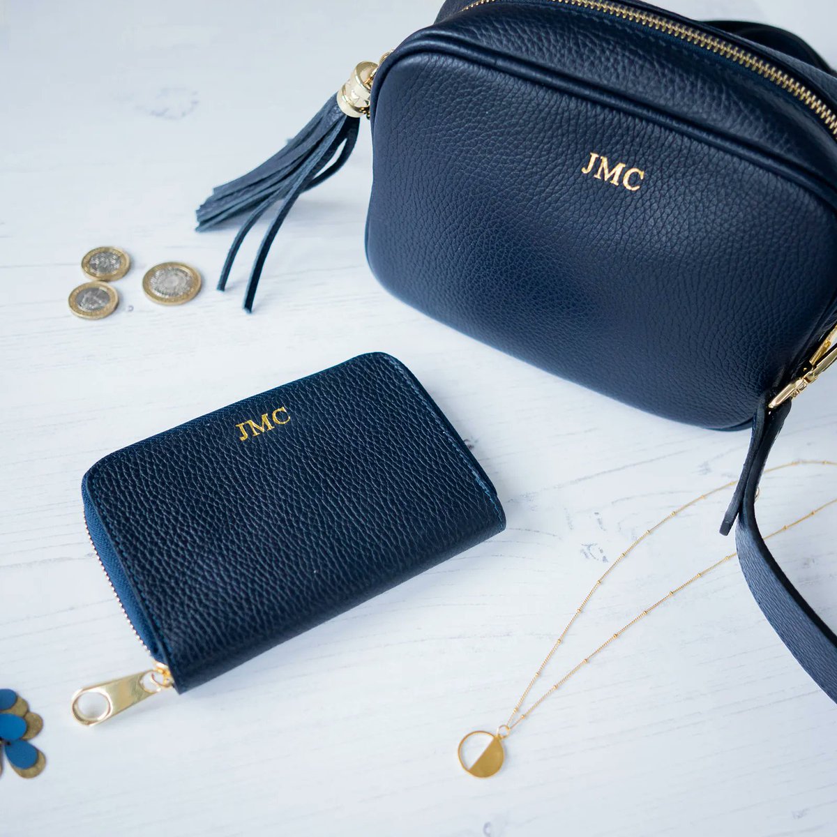 LoverOfLuxe's tweet photo. Anyone else OBSESSED with a matching set or is it just us?!

Our small pebble purse matches our Bestselling Tassel Bag perfectly and it also makes a great Valentine's Day Gift 💗 https://t.co/FpqAzoxuMS