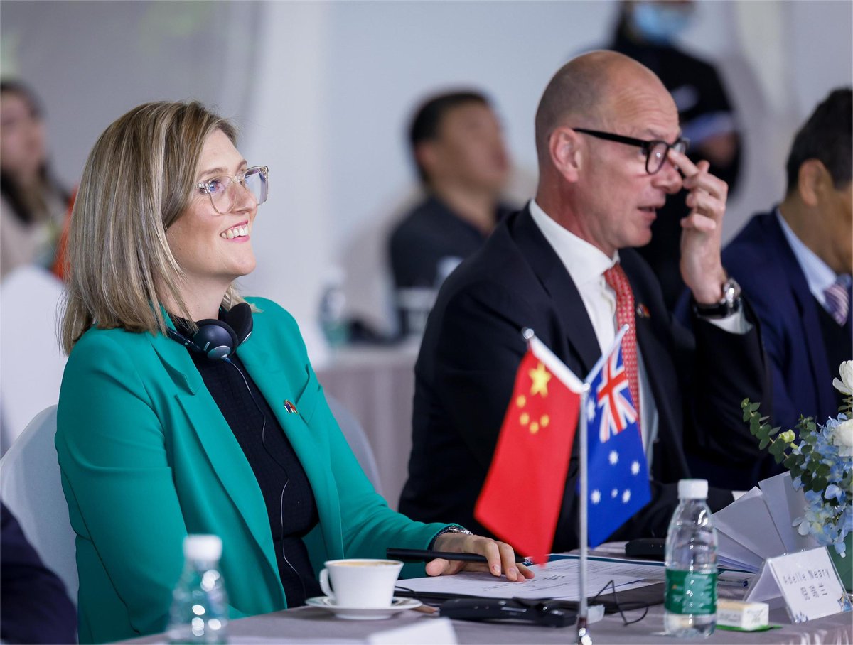 AusEmbChina's tweet photo. On Friday, Australia’s Consul-General in Chengdu judged the final round of the Chongqing Meets Australia competition after listening to speeches in English by local students. C-G Neary also signed an MoU on tourism ties with the Chongqing Tourism Commission and Tourism Australia. https://t.co/EEA91CrD0H