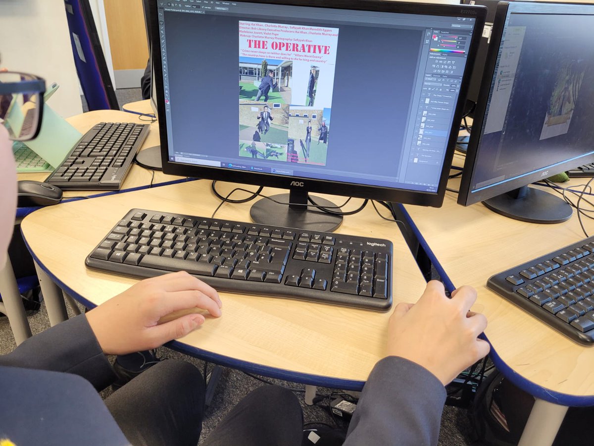 #SRAMediaDept Year 9 students creating their own movie posters on #PhotoShop in order to demonstrate the conventions of genre. #PracticalApplication