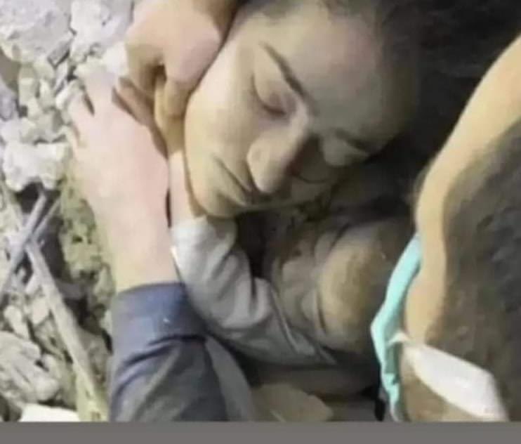 Tarifi olur mu bu acının.