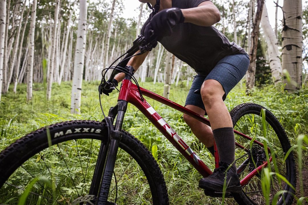 Marlin is loved the world over! Whether zipping through town, dipping your toes into the trail for the first time, or slicing through switchbacks as a well-seasoned rider, you’ll appreciate the sleek new frame that ups the capability. Click here: ↪️ trek.bike/Marlin_Family_i