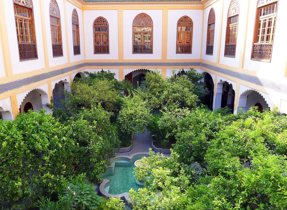 If you’ve got summer sun and spice on your mind, let us introduce you to Fez’s <a href="/PalaisAmani/">开心吖</a> - lodestarsanthology.co.uk/blog/palaisama…