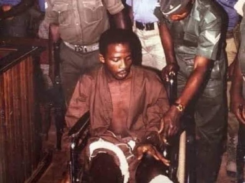 NigeriaStories's tweet photo. The Story Of Anini, Nigeria's Most Notorious Armed Robber in the 1980,s

A THREAD 🪡 

Retweet to educate someone https://t.co/eXOZ0CbOuj