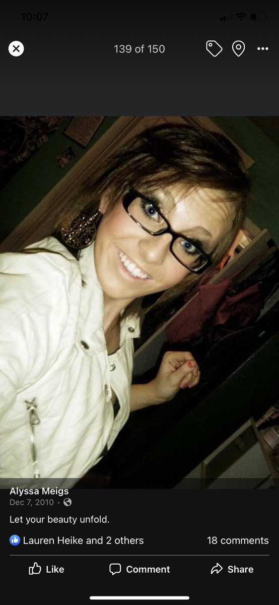 alyssameigs's tweet photo. I’m dying hahaha Brand New lyrics in all of my high school pics 😂 https://t.co/1Px8XWoBmA