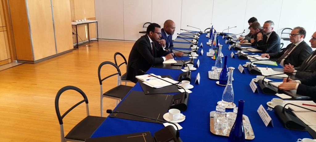MoF_Ethiopia's tweet photo. የገንዘብ ሚኒስትር ዴኤታ ዶ/ር ኢዮብ ተካልኝ ከፈረንሳይ መንግስት ግምጃ ቤት ሀላፊ ጋር ተወያዩ፡፡
https://t.co/a4mNhYnNdl https://t.co/sjiKfvXb7U