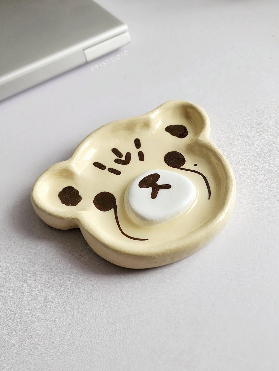 071studio's tweet photo. #071sale
cheetah lee clay dish
PHP 380 + LSF

onhand; pls read pinned before claiming. dm to avail 💌

🏷️ wts ph clay tray coaster handmade mark lee nct https://t.co/McqNZ3i0bO