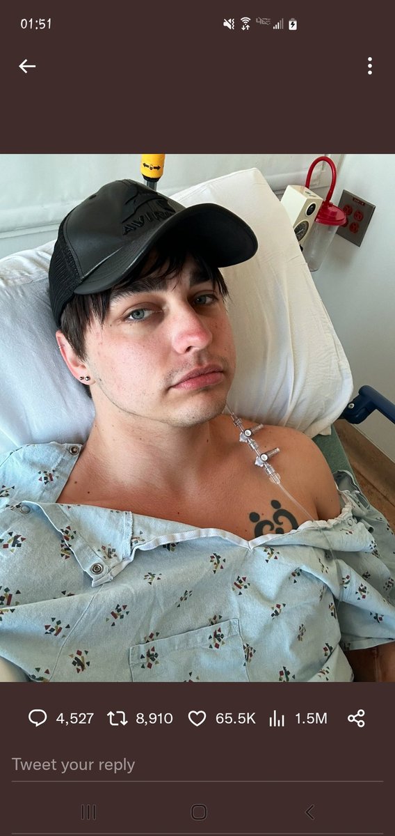 FaithCochran15's tweet photo. I love you @ColbyBrock praying for the best. #FUCKCANCER https://t.co/K2EJpJcgu2