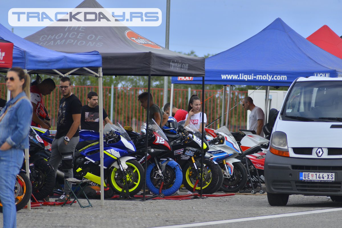 bjbikers's tweet photo. Objavljen trackday kalendar za 2023. godinu! - https://t.co/LEwZbk66hj #bjbikers https://t.co/1XF9tjcHNo