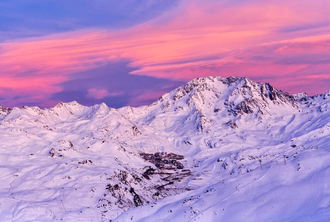 3Vallees_france's tweet photo. #Les3Vallees is hosting the Alpine Ski World Championships right now, but our #PhotosdeFans don't stop - shared yesterday by #3Vaddicts @denisbalibouse @framboiseneige &amp; @CarmenCarolinaX 
#Les3Vallees #InfiniteMountainExperiences https://t.co/oQWOUBVNvB