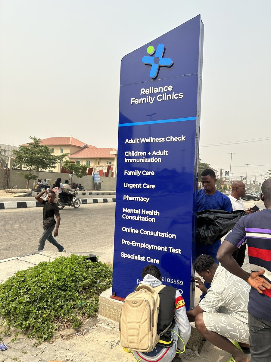 HazkenDigital's tweet image. Pylon signs are all about making sure your business gets seen and stays in the spotlight of your customer’s minds.
+ installation with base 
+ transportation to any location in Nigeria 
#signage #logo #pylonsigns #branding #signs #signmaker #signdesign #graphicdesign #logodesigns