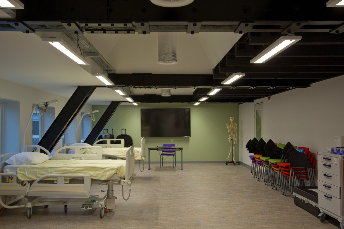 Atomislighting's tweet photo. Atomis heeft de verlichting geleverd voor Westerlicht, Alkmaar. Heijmans heeft dit prachtige pand volledig gerenoveerd en de locatie omgetoverd tot een prachtige locatie voor de Noordwest Ziekenhuisgroep https://t.co/B6ShmZDkoD