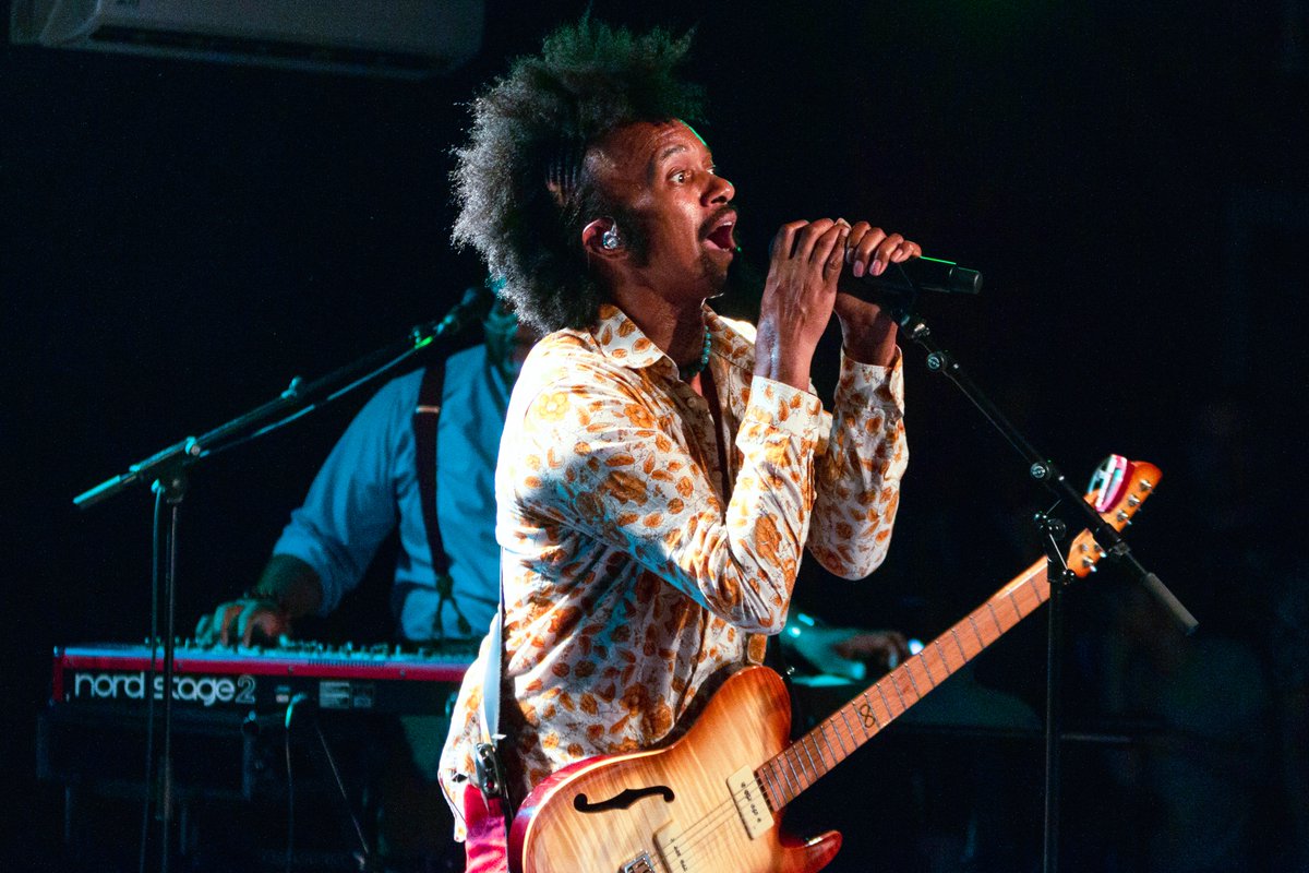 Random Blast from the Past: @MusicNegrito in 2019. 
Full gallery at electriceyephoto.blogspot.com/2019/07/fantas…

#electriceye #concertphotography #concertphotographer #livemusicphotography #livemusicphotographer #concert #photography #fantasticnegrito #rnb #soul #blues #funk #alternative