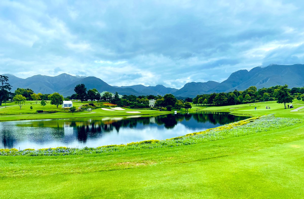 derekalberts1's tweet photo. Montagu at @FANCOURTSA showing off ahead of the @Sunshine_Tour #DiDataProAm https://t.co/bcqpnbySi1