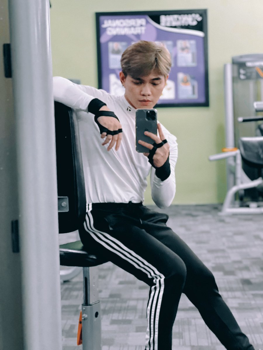 Johnny_249's tweet photo. Not everyday is a good day, show up anyway. #gymshark #gym #motivation #discipline #hardwork #workout #nerl #ootd #gymfashion #style #lifestyle #love #selflove https://t.co/iafhhv9gst