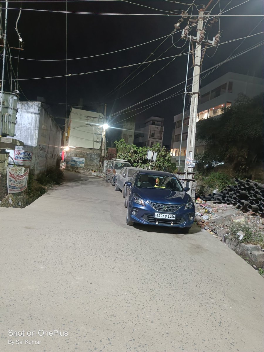 Deejaysaikumar's tweet photo. Cars are parked on this road all the time. Causing inconvenience to the Commuters. Please look into  @showarangaltrf @cpwrl @WarangalPolice @shointhezargunj 
📍 Beside Venkateshwara Swamy temple, Battala Bazar Road. https://t.co/zxXmfKkeiU