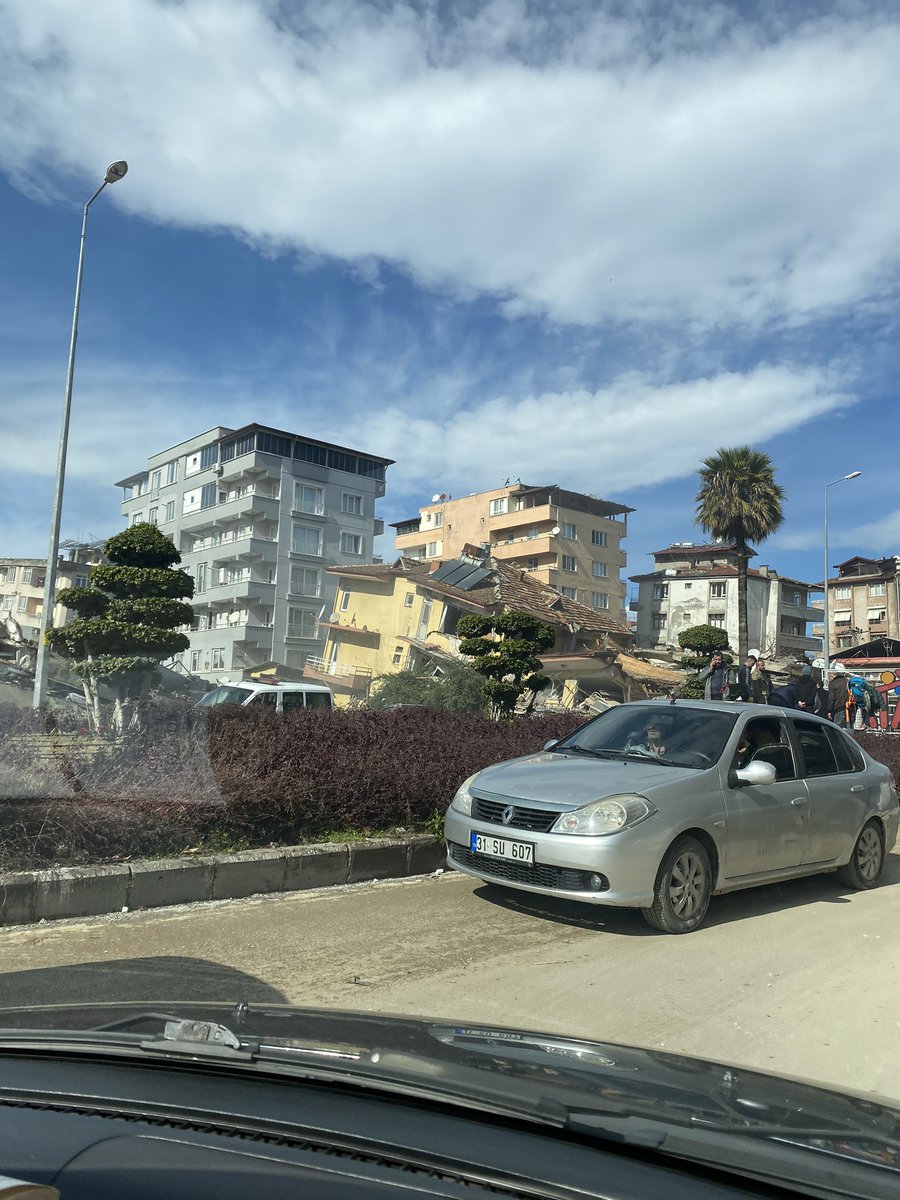 UmuutGeldi's tweet photo. #hatay #antakyadeprem https://t.co/1z0cWD0Tjg