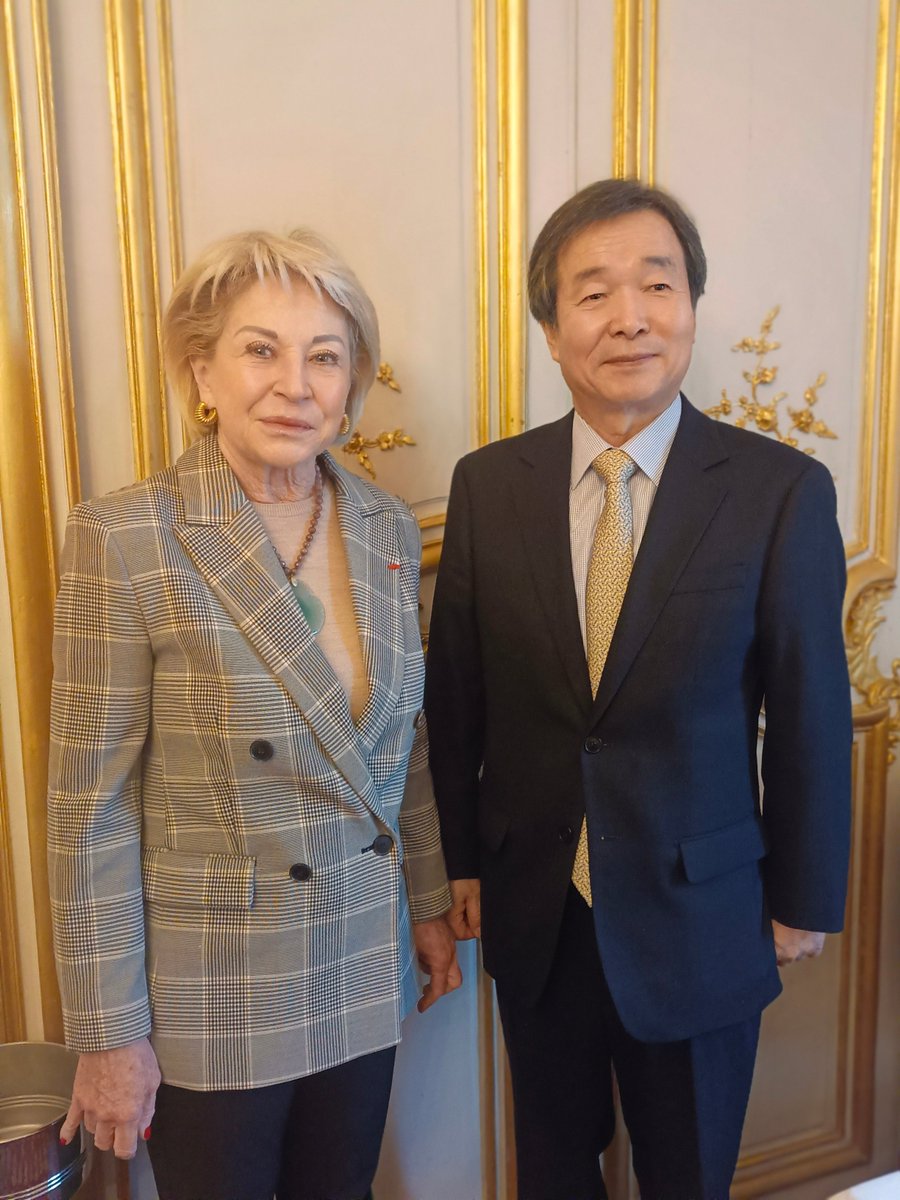 Présidente du groupe d’amitié 🇫🇷🇰🇷 au @senat, j'ai été ravie d'accueillir ce matin S.E. M. Jai-chul CHOI, nouvel Ambassadeur de #Corée en France. 

Cette 1ère rencontre a été l’occasion d’évoquer les projets en cours et à venir entre nos 2 pays. <a href="/koremb_FR/">Ambassade de Corée en France</a> <a href="/FranceenCoree/">La France en Corée</a>