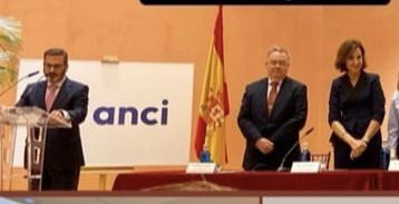 solcruzguzman's tweet photo. Son el futuro de nuestras infraestructuras. En sus manos el progreso de de nuestro país. Que alegria encontrar  a tanto bueno con acento andaluz en Premios #ANCI @Colegiocaminos #talento https://t.co/4gxgMu6dGE