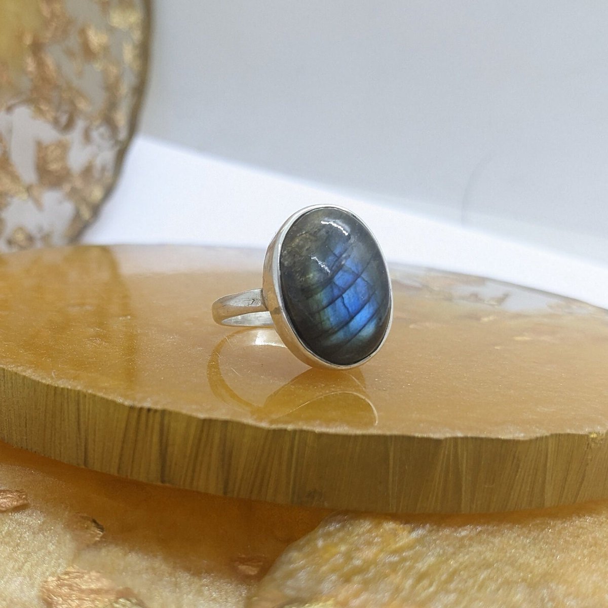 RedAlmasStudio's tweet image. Excited to share the latest addition to my #etsy shop: Labradorite Ring, Sterling Silver, Smooth Labradorite, Blue Labradorite, Labradorite Flash, Oval Ring, Simple Ring, Stacking Ring,Minimalist etsy.me/3xplFrL #blue #lovefriendship #labradorite #silver #unise