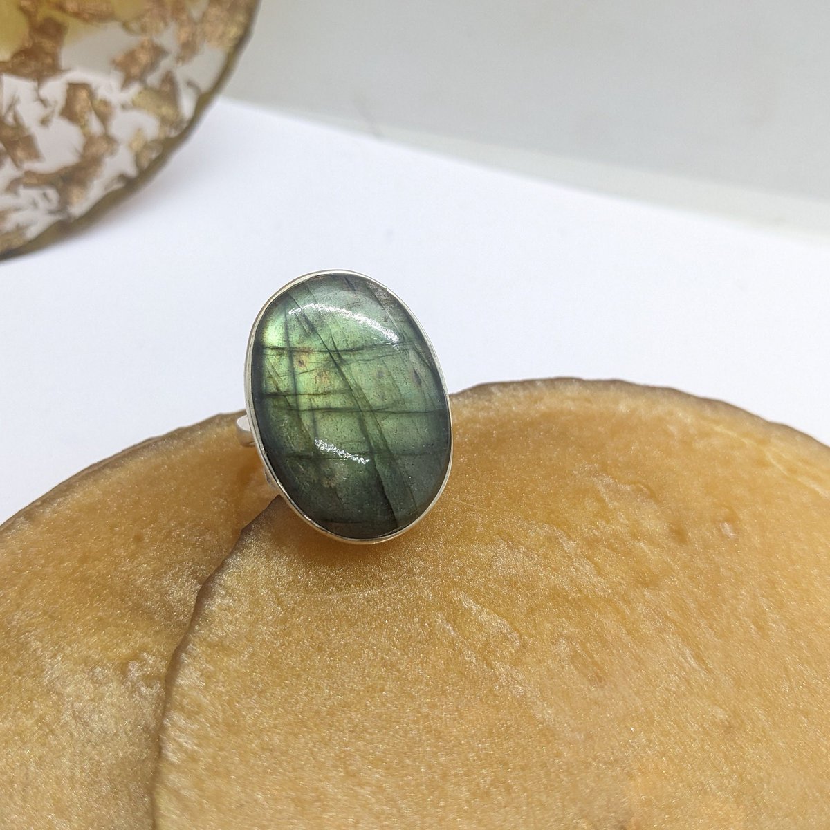 RedAlmasStudio's tweet image. Excited to share the latest addition to my #etsy shop: Labradorite Ring, Sterling Silver, Smooth Labradorite, Blue Labradorite, Labradorite Flash, Oval Ring, Simple Ring, Stacking Ring, Large etsy.me/3x44rQv #blue #lovefriendship #labradorite #silver #unisexadu