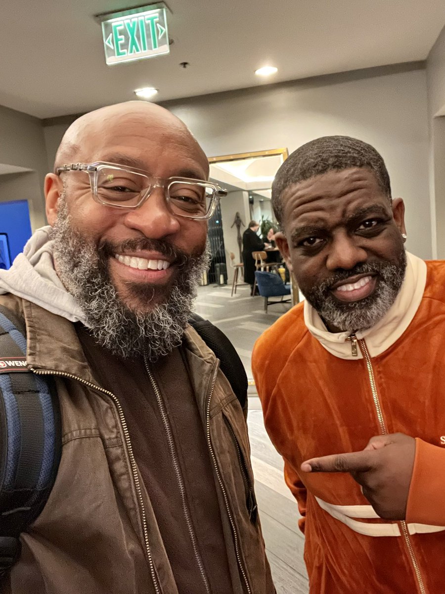 tolan_morgan's tweet photo. I had a chance tonight to meet this genius in the kingdom; the incomparable @WarrynCampbell. The kingdom of God is made that much better because of people like him. #LAchronicles https://t.co/HBMuQ11eYA