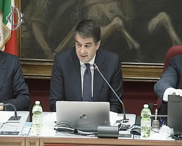 Montecitorio's tweet photo. Consiglio UE straordinario del 9 e 10 febbraio, presso le Commissioni riunite #Esteri e #PoliticheUe Camera e Politiche Ue Senato comunicazioni del Ministro @RaffaeleFitto - @DipPoliticheUE. Diretta: https://t.co/30VCKxcAIy #OpenCamera #OpenParlamento https://t.co/l5BiOon8Jx