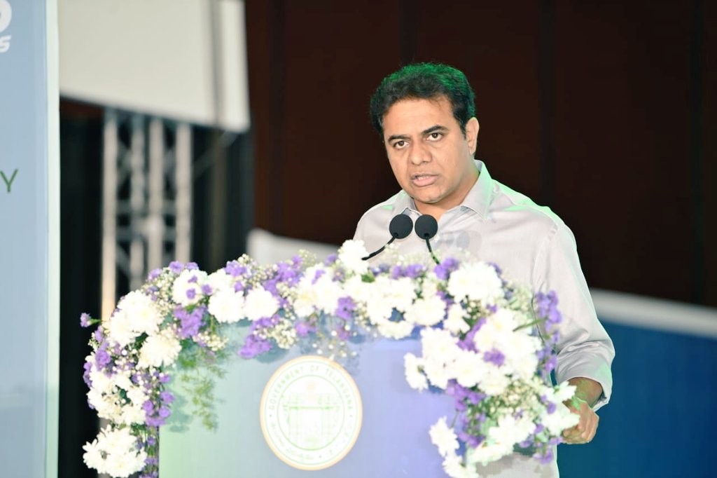 MinisterKTR's tweet photo. Minister @KTRBRS today inaugurated #HyderabadEMotorShow2023, held as part of annual Hyderabad #EMobilityWeek.
In the years to come, the e-motor show will emerge as a pioneering platform for automobile companies to launch and showcase their next generation EV models. https://t.co/7g4GpUSUMu