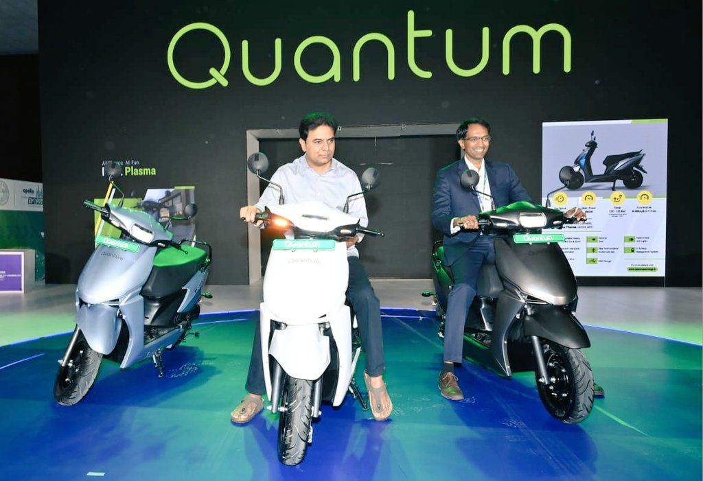MinisterKTR's tweet photo. On the occasion, the Minister for Industries unveiled @CitroenIndia's eC3 all electric car, @electrichop's OXO, @Quantumev_India's Plasma vehicles.

#HyderabadEMotorShow2023
#emobilityweek2023 https://t.co/DbGquC9xNZ