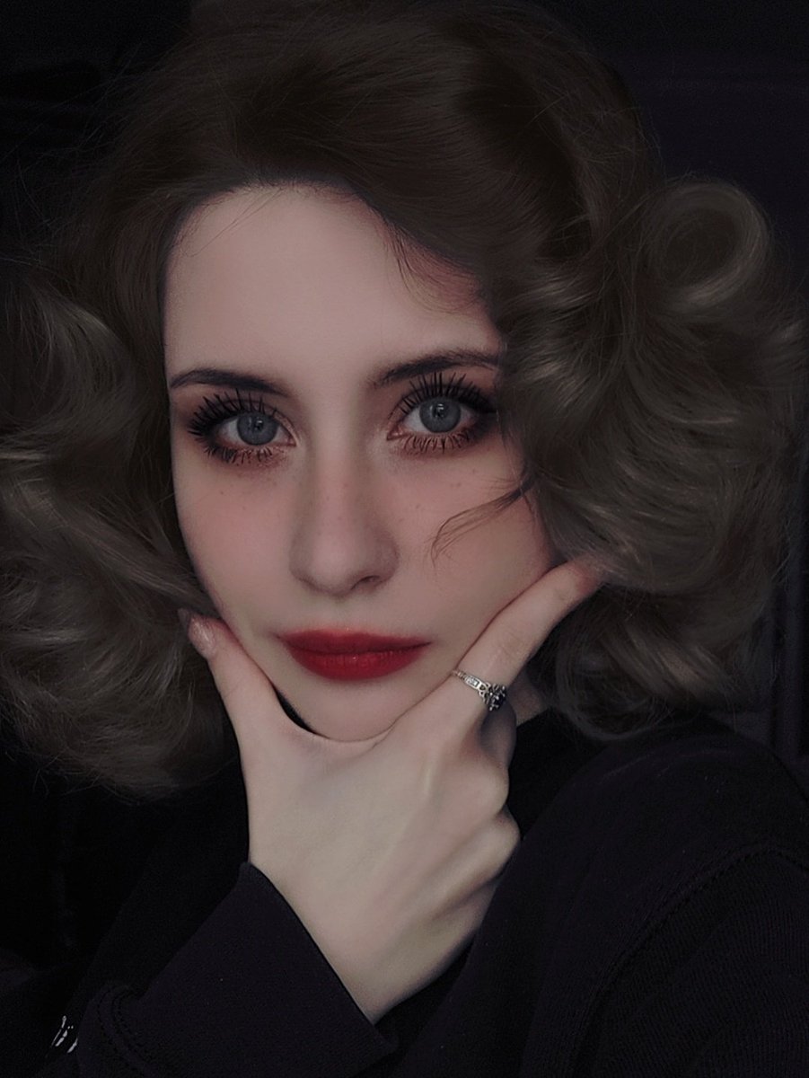 Сегодня у меня на голове кудрявый беспорядок.