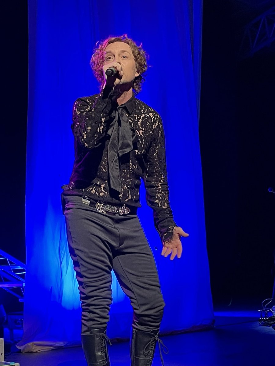 I took so many pics Saturday night @darrenhayes concert. These are 4 of my favourites… You made cry, you made me so happy. I could only go to the Melbourne concert, due to health reasons. Thank you again for choosing me to have the “Casey scarf” it will be treasured forever. ❤️