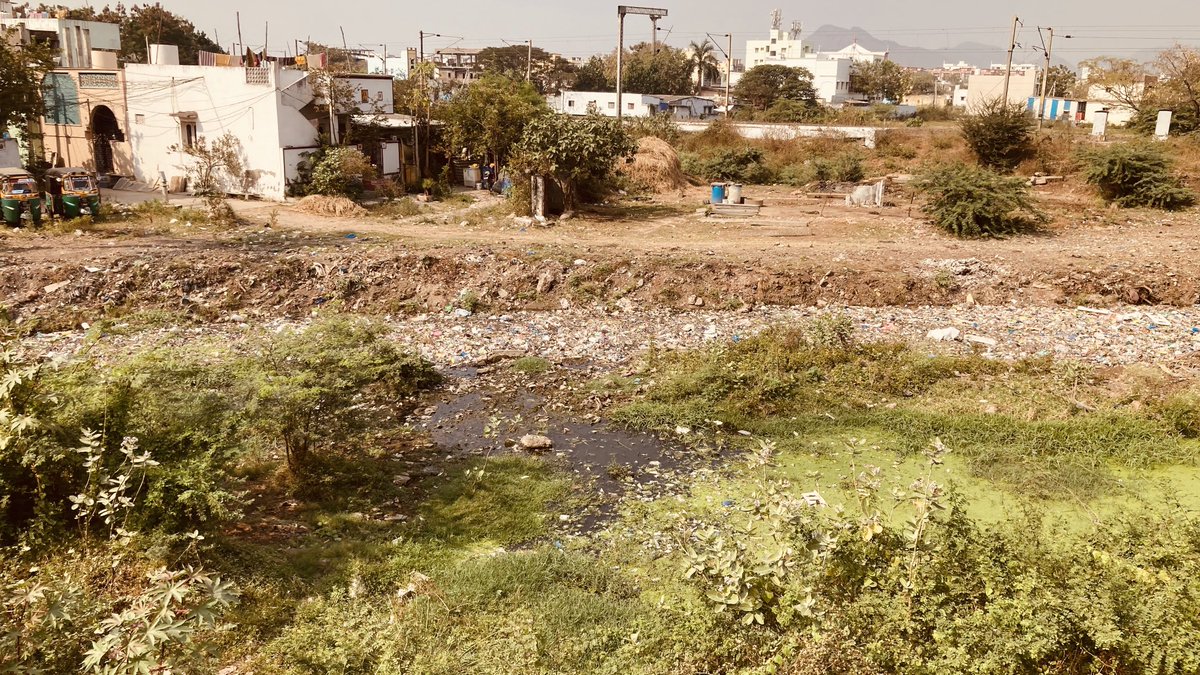 saurabh_ilok's tweet image. ⁦@AshwiniVaishnaw⁩ ⁦@narendramodi⁩ ⁦@AmitShah⁩ ⁦@nitin_gadkari⁩ Dear Sir,
Near Vijayawada junction railway station. Swatch Bharat Ki Tasveer. Regards