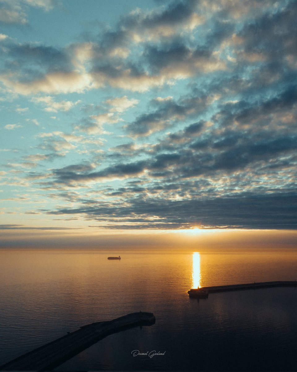 dermotgarland's tweet photo. Sunrise in Dún Laoghaire 🌞
.
.
.
#lovindublin #irish_daily #visitdublin #discoverdublin #discoverireland #dublinexplore #irelandsancienteast #ireland_gram #irelandtravel #irelandaily #ireland #theirishphotographypodcast #drone #droneIreland #droneoftheday #dronestagram https://t.co/jUkhNTIl7K