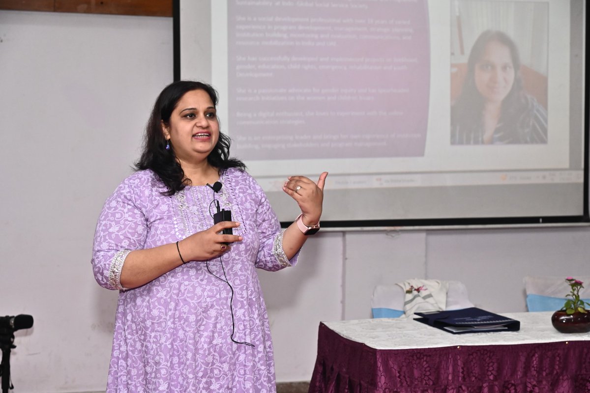 VYKIndia's tweet image. The session was facilitated by Ms. Shikha Srivastava, LEAD, Organizational &amp;amp; Programme Sustainability - @IGSSS . She gave pointers on writing a good report and explained the significance of knowing the target audience. #ProjectSASHAKT #ngogovernance #ngodevelopment #reporting
