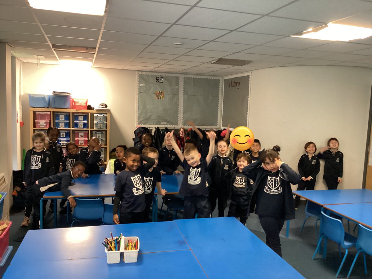 StSebsY1's tweet image. Yesterday, year 1 loved exploring this or that for safer internet day! In a P4C style lesson, we explored different scenarios and reasoned why we chose it. Would you rather play with your friends online OR outside? 💻 🪴 #SaferInternetDay2023 #SebsComputing @StSebastiansPri