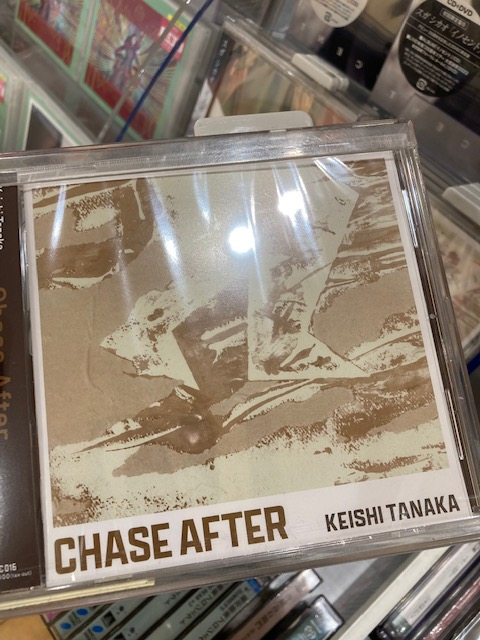 TOWER_Namba's tweet photo. 【#KeishiTanaka】

5thアルバム『#ChaseAfter』
好評発売中‼️✨

ソロデビュー10周年を迎えたKeishi Tanaka🎶
これまでの歩みを振り返りながらも、先を見つめていくような作品が完成📀

なんばパークス店でも
2/19(日)梅田NU茶屋町店で開催されるイベント券対象です😊
是非ご来店お待ちしております！ https://t.co/UBeWs0cHCB