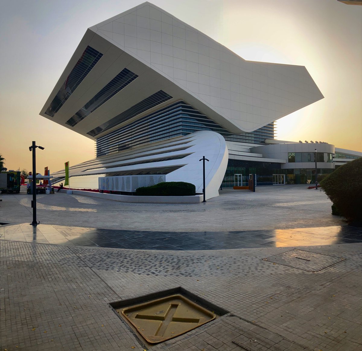 philipreeve1's tweet photo. A few snaps from my time at #EmiratesLitFest. (I’d forgotten what a big influence previous trips to Dubai had on the worlds of #Railhead.) https://t.co/CLdytMFrXX