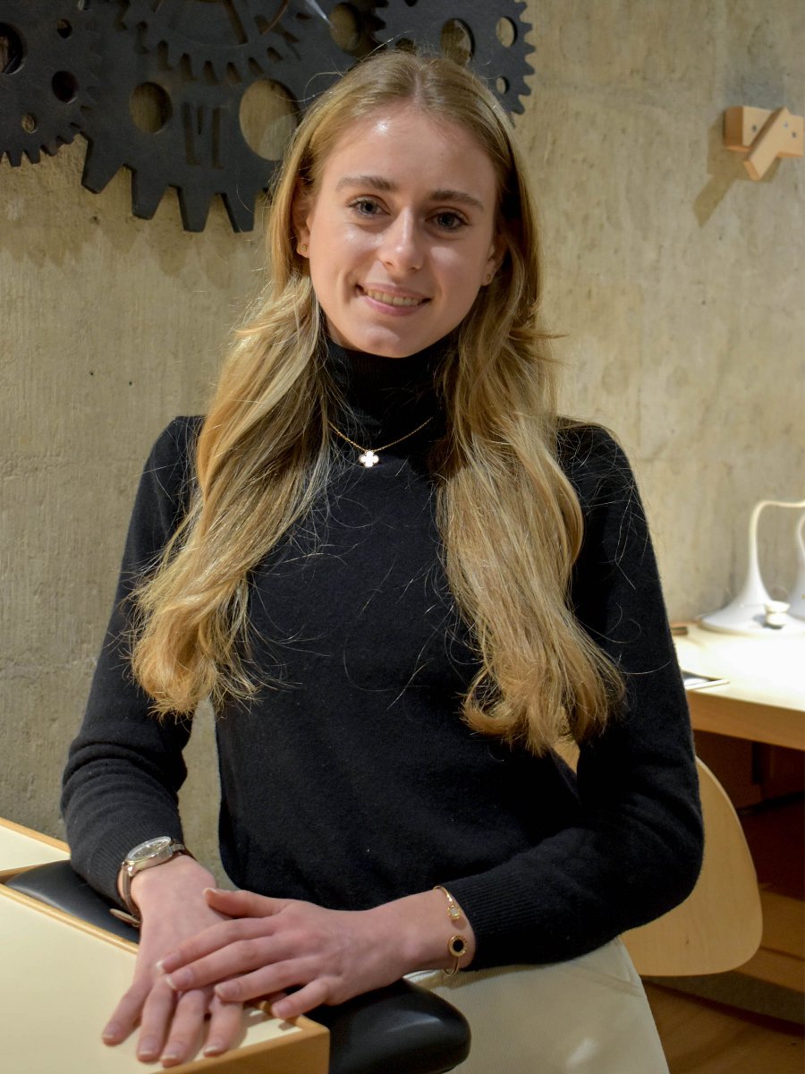 initiumwatches's tweet photo. We are pleased to introduce our new Assistant Manager for our Geneva workshop!

As part of her Master's degree in Communication, Culture and Media, Ema Novovic has joined our team.         

#initiumwatches #initiumteam https://t.co/LNprSH98CP