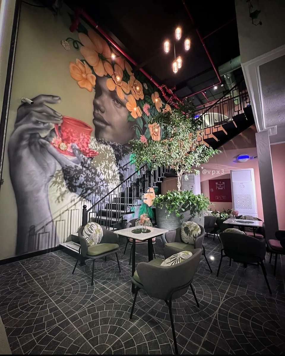 Destination_KSA's tweet photo. One-of-a-kind cafe designed as a cafe & a flower shop. Breakfast is served from 8am to 11am, within their beautiful seating & decor. Throughout the day, they serve coffee & sweets. You can not miss a vibe like this one. @theflowercup_sa
#Jeddah #Saudi #DestinationKSA https://t.co/YSCABFI23q