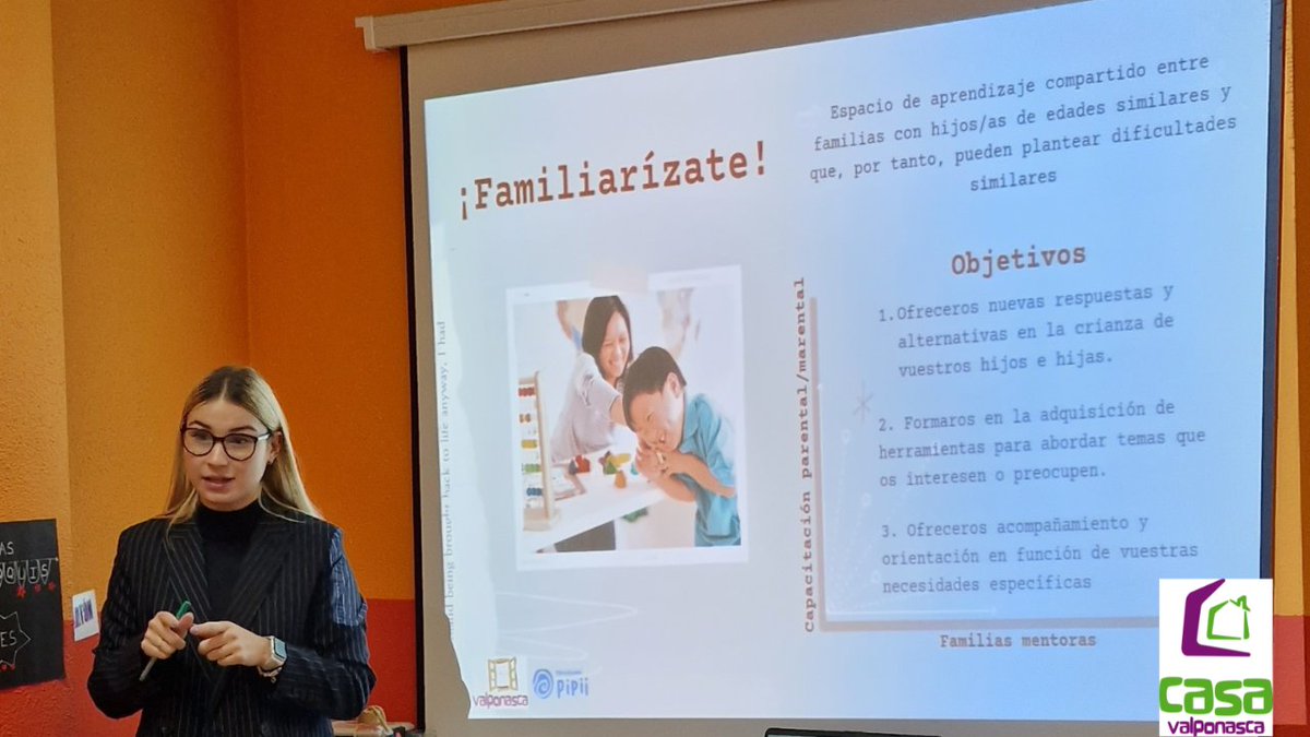 avalponasca's tweet photo. El pasado mes de enero comenzamos con los Talleres de habilidades parentales dentro de nuestro #programacasa . En esta 1ª sesión se han presentado los objetivos del taller  con una presentación general entre familias. 
@educaciongob  @jcyl  @LeonAyto  #PIPII 
#ContigoTodoEsMejor https://t.co/v6VD4emSpC