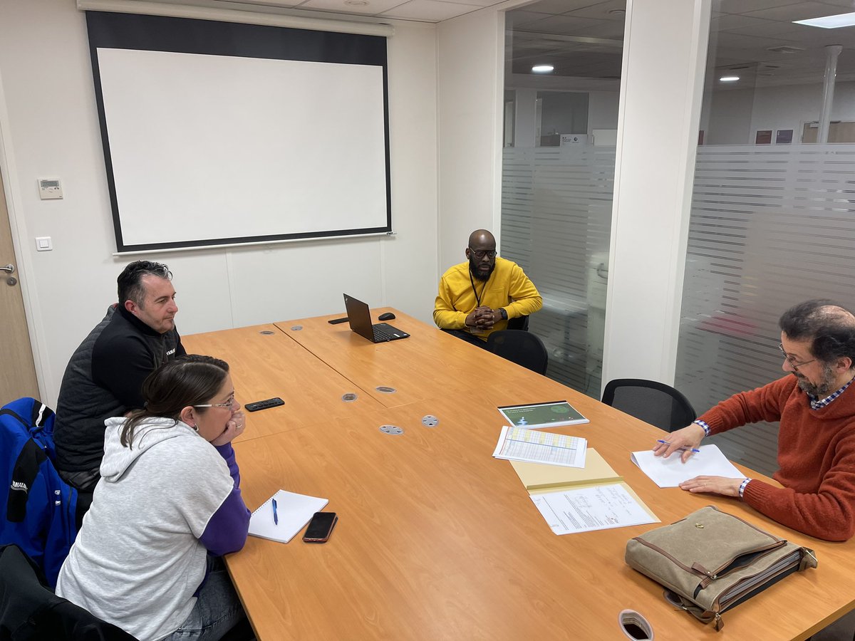 Fidel_k4's tweet photo. Nouvelle signature d’#afest  (action de formation en situation de travail) avec l’entreprise #mecanautic et @afpa_cvdl 
@driss_1402 @christellevanc2 @patrick_boissy https://t.co/CA0xa5iLw1