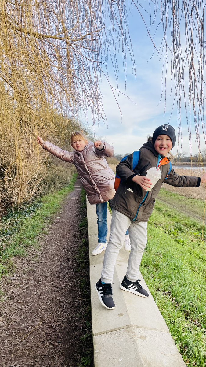 IjaIja62518020's tweet photo. Polina and her friend Maks walking next to river bank and riding on the scooters.
@MrsBullockBPS @BoothferryPS #ACTIVEhomework https://t.co/bStZqNo4NO