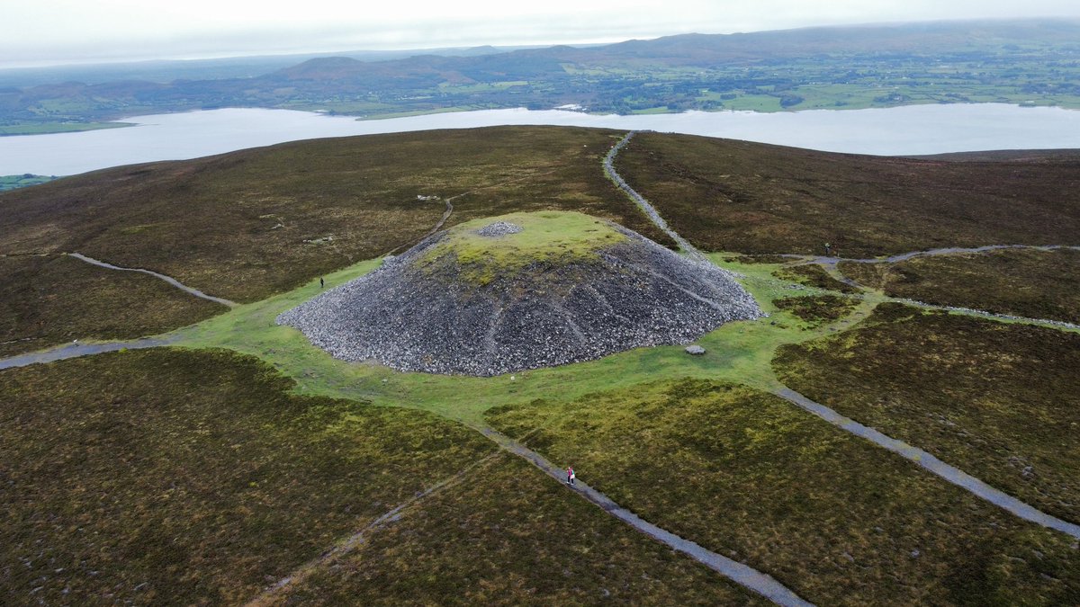 choosesligo's tweet photo. Our adventure along the Wild Atlantic continues.... when you are in Strandhill, a climb up knocknarea is a must and a visit to Queen Maeve's grave #choosesligo #Sligo https://t.co/av2A8uANYP