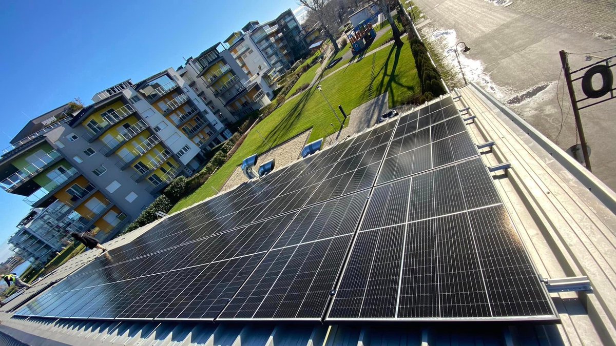 Enerack1's tweet photo. Excellent ERK-TRB-D10 26mm Mini rail for trapezoidal sheet metal case in Hungary.
#Enerack #Solarmounting #Solarracking #PVmounting #PVStructure #Solarbracket #minirail https://t.co/4DQaLCHNl9
